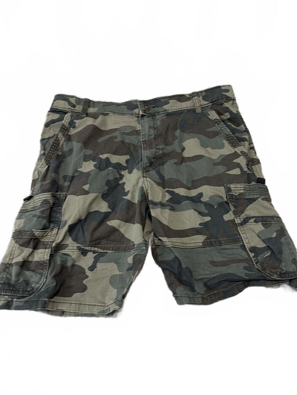 Wrangler Boys Camouflage Cargo Shorts Size 18 Husky